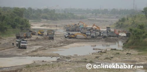 खोलामा झारा टार्ने अनुगमन : ढुंगागिटी दोहन र चोरी निकासीलाई थप बल