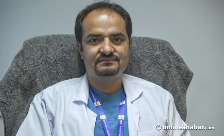 राष्ट्रिय स्वास्थ्यकर्मी महासंघको अध्यक्षमा डा. सन्तोष पौडेल