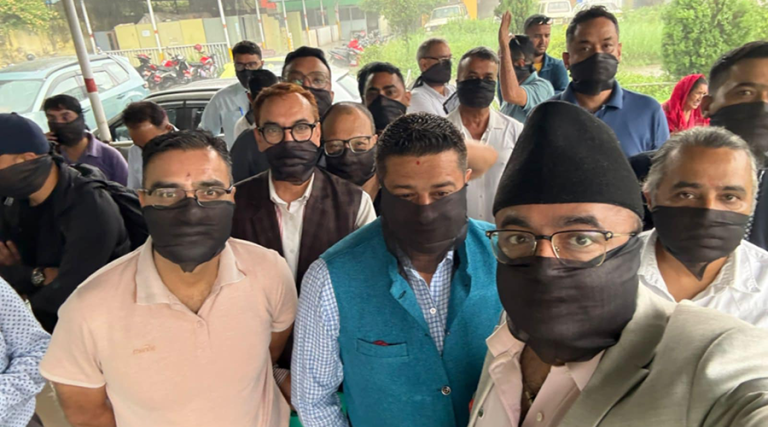 औषधि मूल्य प्रतिवेदनविरुद्ध १० संघसंस्थाको विरोध, विभागमा धर्ना
