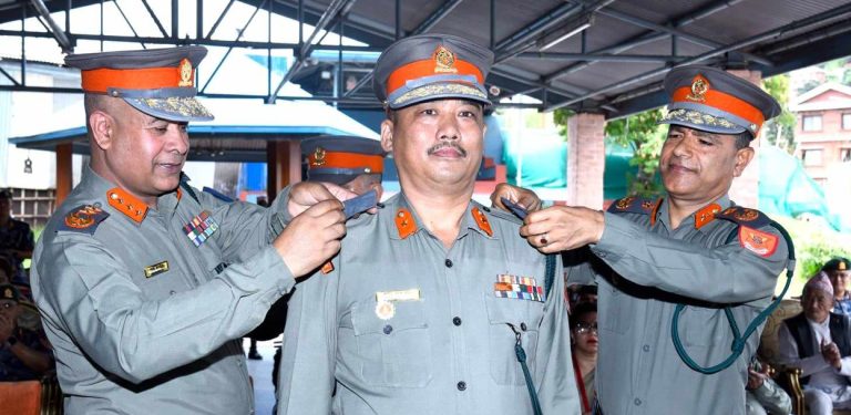 एआईजी ठाडा मगरलाई दर्ज्यानी चिह्न प्रदान