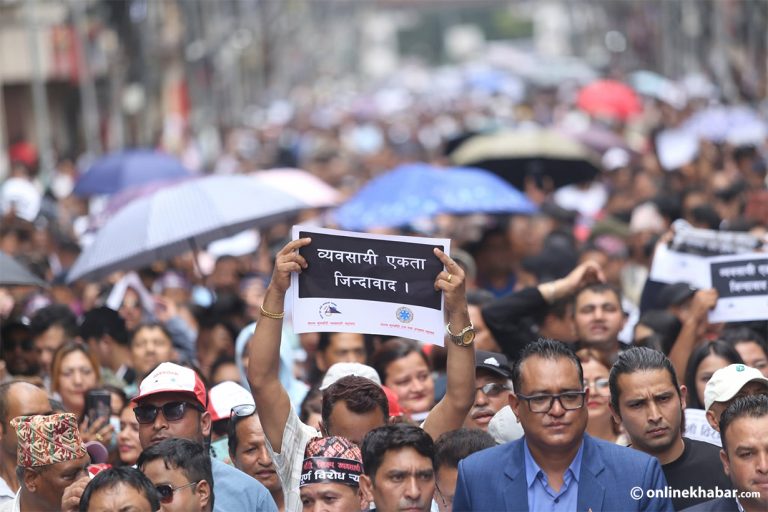 पुनः आन्दोलनमा सुनचाँदी व्यवसायी, न्यूरोडको यातायात प्रभावित