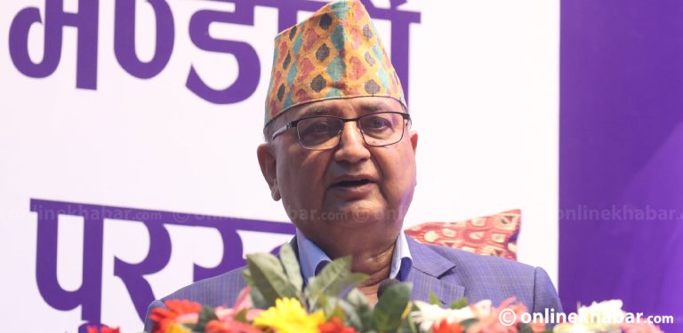 ईश्वर पोखरेलको प्रश्न– विद्या भण्डारीले राजनीतिमा चासो राख्नु कुन अनौठो हो ?