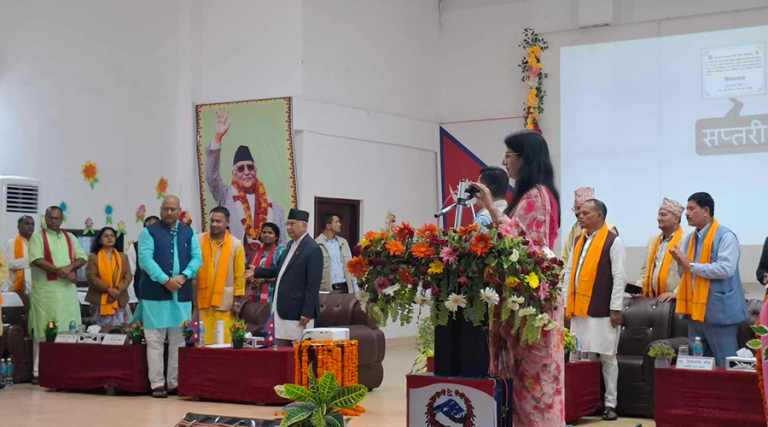 प्रधानमन्त्रीले गरे मधेशका ८ जिल्लामा बन्ने ३२० किलोमिटर कालोपत्र सडक शिलान्यास
