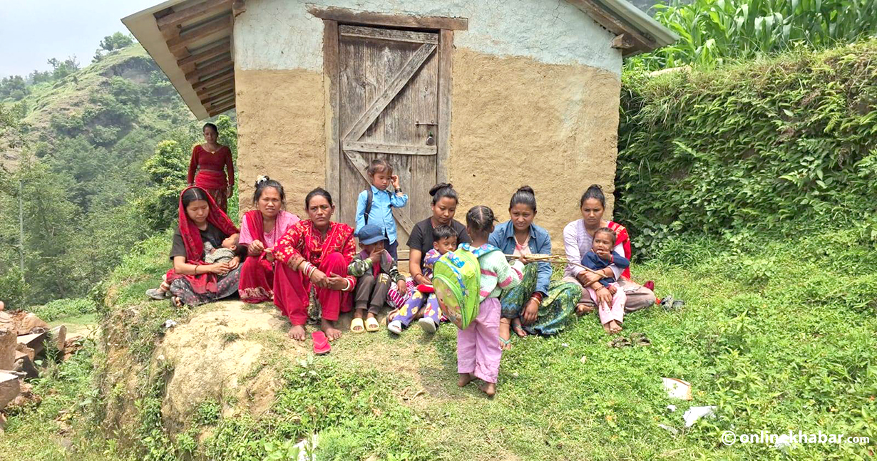 करार शिक्षक हटाउने निर्णयले मालिकाका २ विद्यालय बन्द