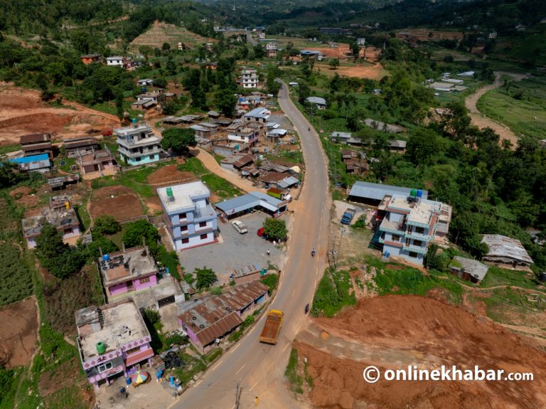 एमालेको आग्रहपछि नागढुंगा-मलेखु सडक २ दिन पूर्ण सञ्चालन हुने