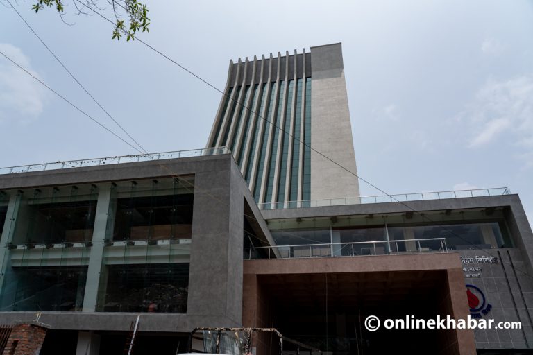 घरायसी प्रयोजनको ग्यासमा अनुदान दिन्छु भनेर किन ढाँट्यो आयल निगमले ?