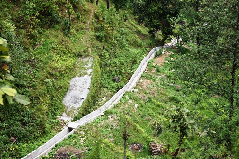 पर्वतमा नहर बनाएर बाढी नियन्त्रण