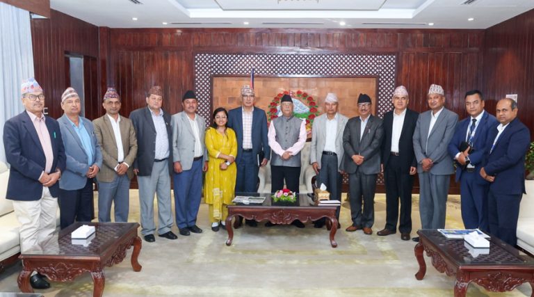 प्रधानमन्त्रीसँग भूमि समस्या समाधान आयोगका पदाधिकारीको छलफल
