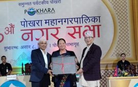 पोखराको बजेट : उपमेयर पढ्ने, कर्मचारी सच्याउने