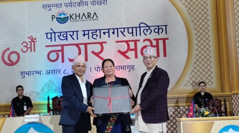 पोखराको बजेटमा त्रुटि : उपमेयर पढ्ने, कर्मचारी सच्याउने