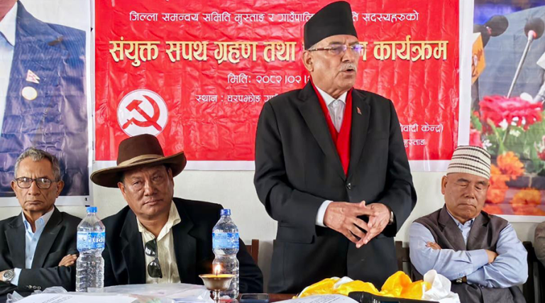 कांग्रेस र एमाले बिचौलियाका लागि काम गर्छन् : प्रचण्ड
