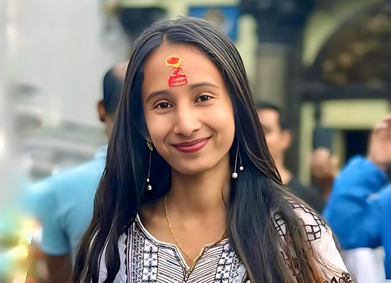 राजावादी आन्दोलनकी घाइते रेबिकाले दिइन् सहयोगी राखेर परीक्षा