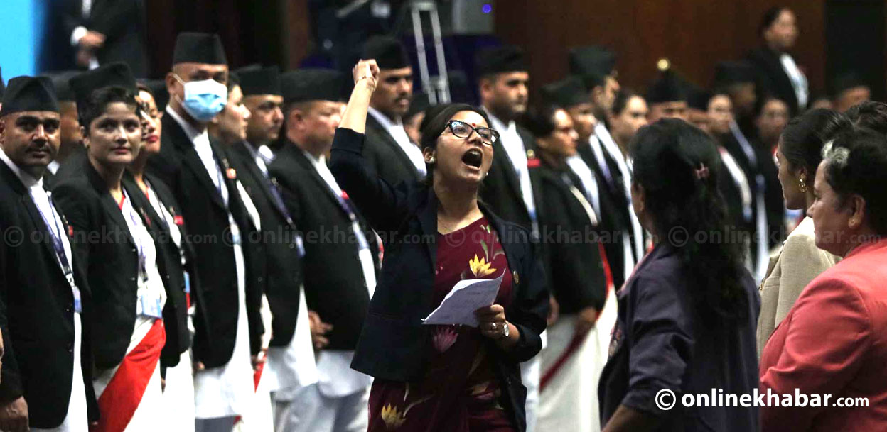 संसद् दृश्य : वेल घेराउमा रास्वपा, आसनमै उभियो राप्रपा (तस्वीरहरू)