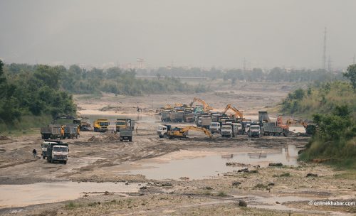 रूपन्देहीमा ढुंगागिट्टीको अनियन्त्रित दोहन, अनुगमन निष्प्रभावी