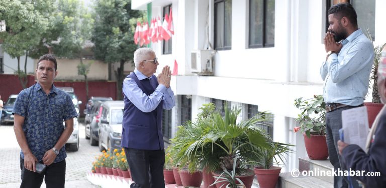 कांग्रेस बैठकमा शेखरले फेरे शैली, देउवासँग मागे जवाफ