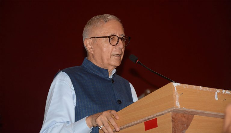 ओलीलाई शेखरको प्रश्न : कस्को लागि कुलिङ पिरियडमा हठ राख्नुभएको हो ?