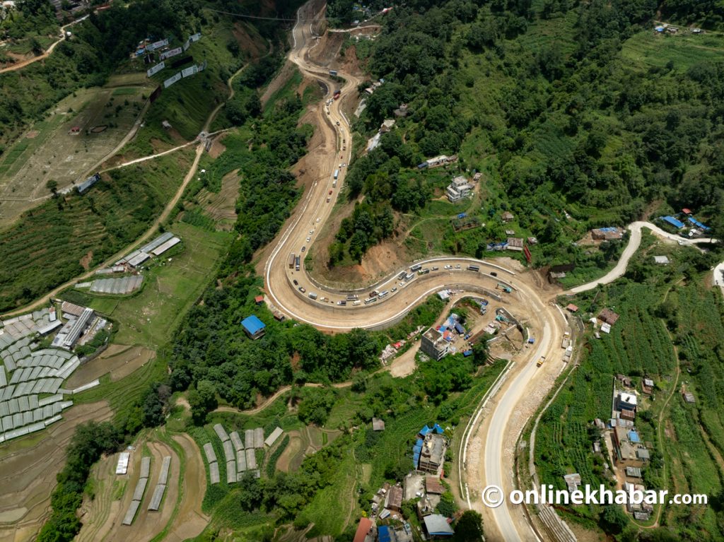 घाम लाग्दा धुलाम्य, पानी पर्दा हिलाम्य (तस्वीर/भिडियो)
