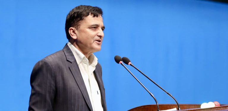 रास्वपालाई योगेशले भने- छिटो बन्नुभयो, छिट्टै बिग्रँदै हुनुहुन्छ