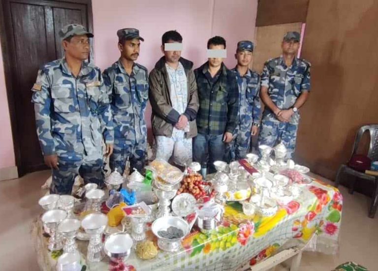 इलामबाट सुनचाँदीको जलप लगाएका गहनासहित २ भारतीय पक्राउ