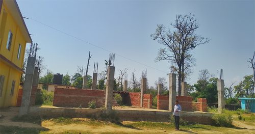 बजेट अभावमा राप्ती सोनारी-९का विद्यालय भवन अधुरो