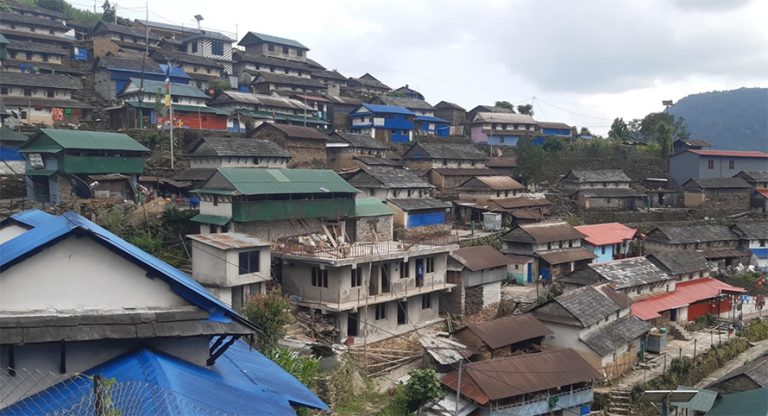 पर्यटक लोभ्याउँदै लम्जुङको भुजुङ गाउँ