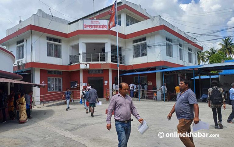 ७ बजे नै खुल्छ सीडीओ कार्यालय