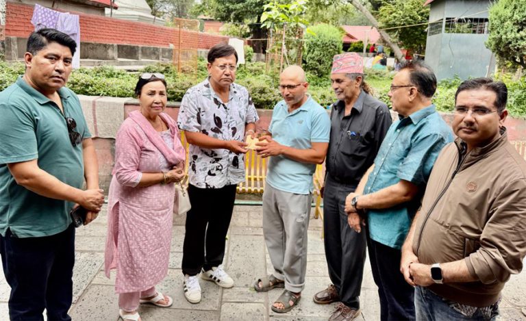 कलाकार गौतमको परिवारलाई ५० हजार सहयोग