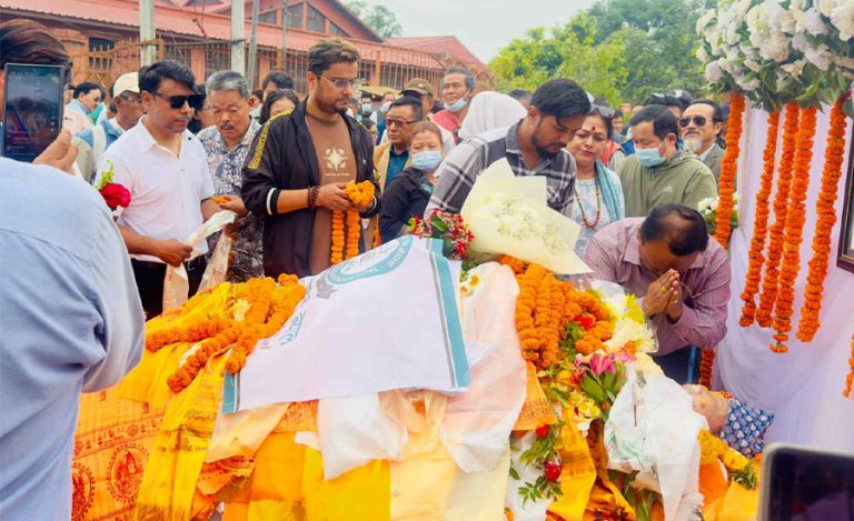 गणेश रसिकको अन्त्येष्टि, संगीतकार संघको झण्डा ओढाइयो