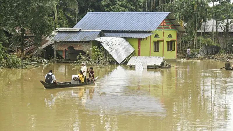आसाम बाढीपहिरो : १२ सय गाउँ डुबानामा, मृत्यु हुनेको संख्या १२ पुग्यो