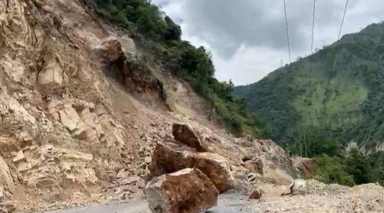 सात ठाउँको अवरुद्ध सडक खुलाइयो, तीन ठाउँ अझै बाँकी