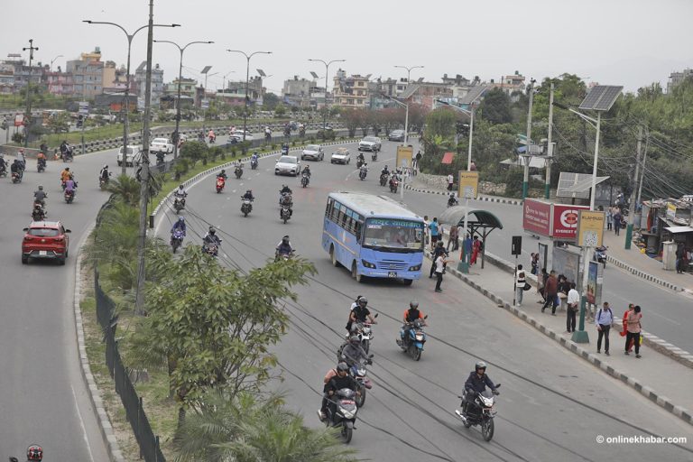 यातायात व्यवसायीको आन्दोलन स्थगित