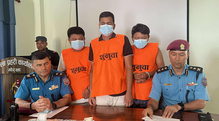 गोरखामा पेन्सन झिकेर फर्कने यात्रुबाट श्रृंखलाबद्ध चोरी, ३ जना पक्राउ