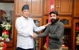 सुर्खेतबाट हिँडेर काठमाडौं आएका नवराजले प्रचण्डलाई भेटे