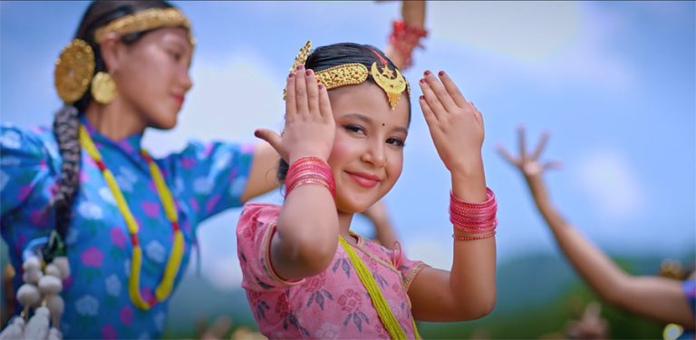 एआइजी कार्कीको नयाँ गीत ‘गुन्यु चोली पटुकी’ सार्वजनिक 