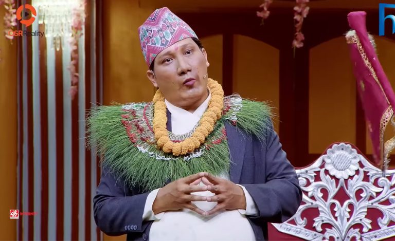 पूर्वराजादेखि ‘सिक्री हराएको मान्छे’सम्म : कमेडी नाइट विथ च्याम्पियन्समा ‘पोल्टिकल जोक्स’