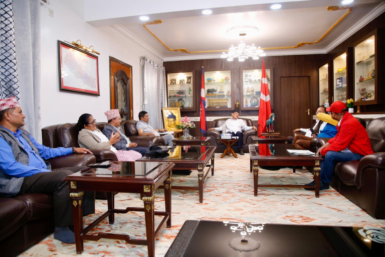 हामीले संसद्को अवरोध हटायौं, सरकारले शिक्षा विधेयक पास गरोस् : प्रचण्ड