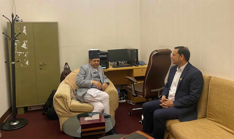 संसदको अवरोधबारे सभामुखले गरे डीपी अर्याल र राजेन्द्र लिङ्देनसँग छलफल