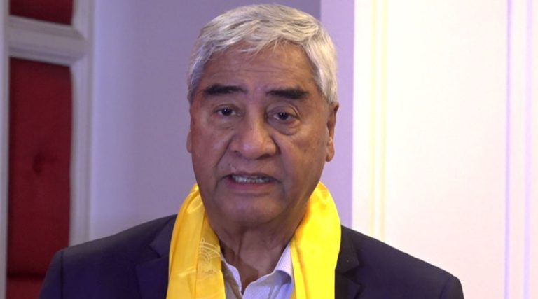 विदेशी नागरिकता लिइसकेकालाई नेपाली नागरिकता दिन सकिँदैन : देउवा