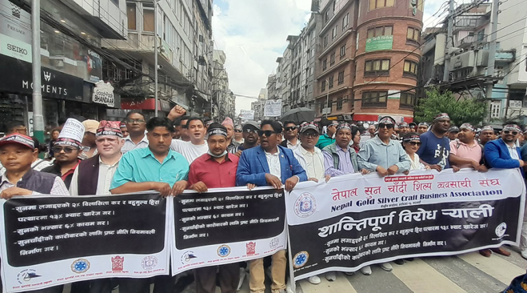 पुनः आन्दोलनमा सुनचाँदी व्यवसायी, न्यूरोडको यातायात प्रभावित