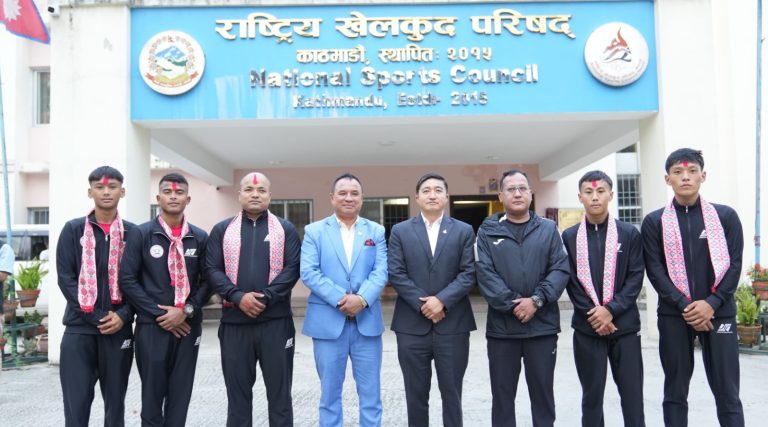 युवा बक्सिङ टोली थाइल्यान्ड प्रस्थान