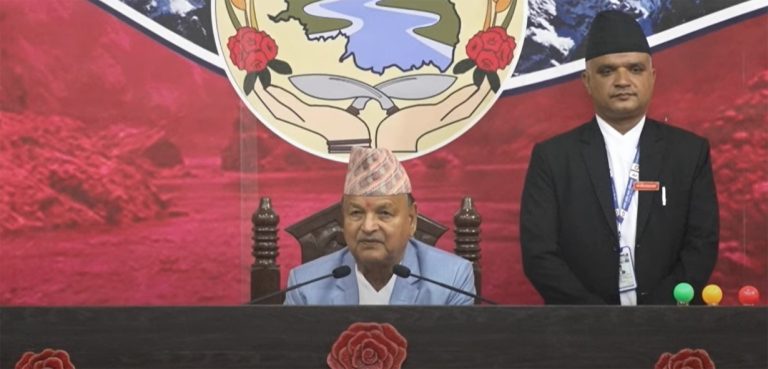 कोशीका सभामुख : हिजो ‘राजा’लाई रेकर्डबाट हटाए, आज ‘महाराजधिराज’ हटाउन मानेनन्