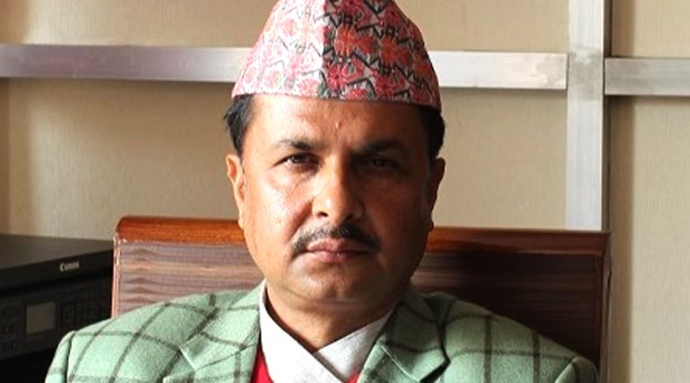 पूर्वसचिव पोखरेलमाथि आरोप- ‘५ लाख, वनकुखुरा र अरिंगाल खाए, काम गरिदिएनन्’