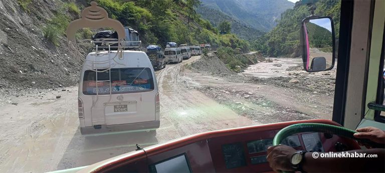बीपी राजमार्गमा आजदेखि एक महिनासम्म रातिमा गाडी चलाउन रोक