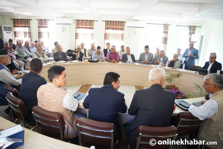 एमाले पोलिटब्युरो बैठक स्थगित, भोलि फेरि बस्ने