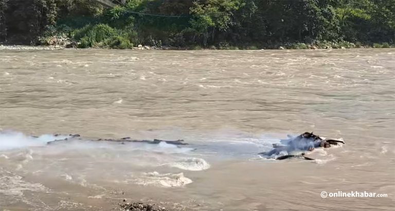 लाश जल्दाजल्दै त्रिशूलीमा बग्यो चिता