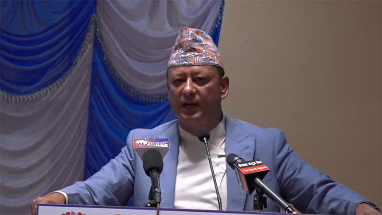 ऊर्जा क्षेत्रबाटै समाजवादको अभ्यास सुरु गरौं : मन्त्री खड्का
