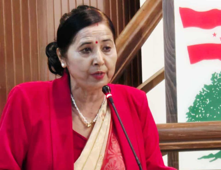 एमाले बाहेकको चुनावी गठबन्धन गर्न कांग्रेस तयार हुनुपर्छः डिला संग्रौला