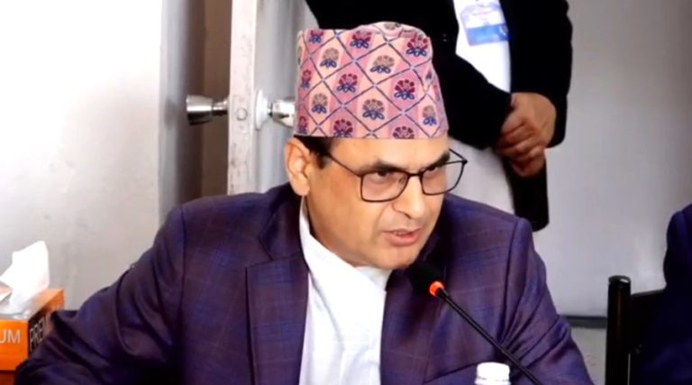 बैंकर र व्यवसायी छुट्याउने विषयमा गृहकार्य भइरहेको छ : राजश्व सचिव घिमिरे