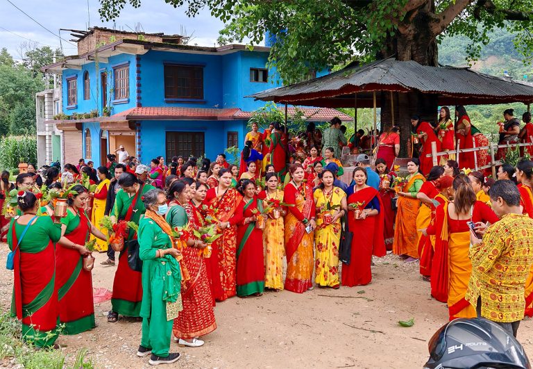 डोलेश्वरमा श्रावणी मेला, भक्तजनको भीड 