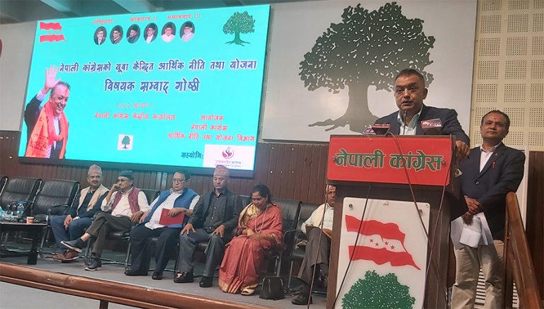 यो सरकारको काम दिन गनेर बस्ने जस्तो भएको छ : गगन थापा
